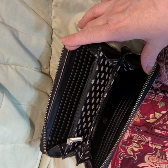 🔥Clutch and Vera Bradley wallet - Picture 3 of 6